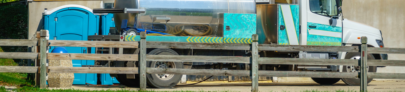 SB-Restroom-Service-Truck-Pumps